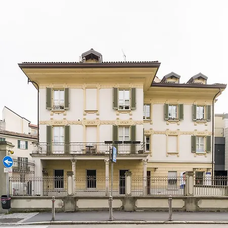 Piazza Volta - Bymyhomeincomo Apartment