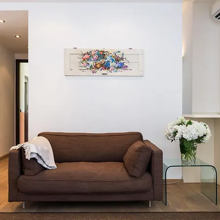 Apartment Piazza Volta - Bymyhomeincomo