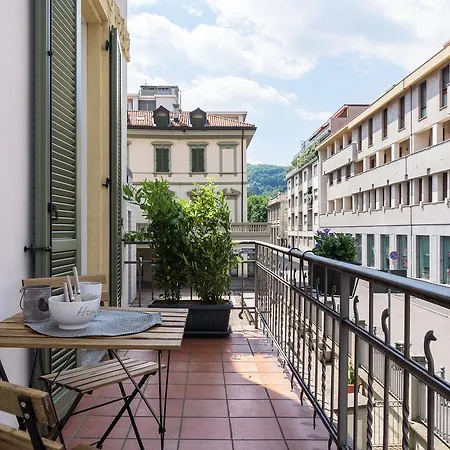 Piazza Volta - Bymyhomeincomo *