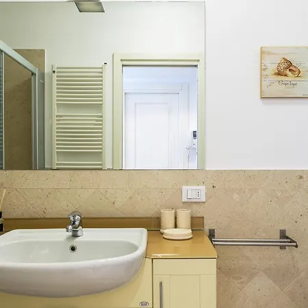 Apartment Piazza Volta - Bymyhomeincomo